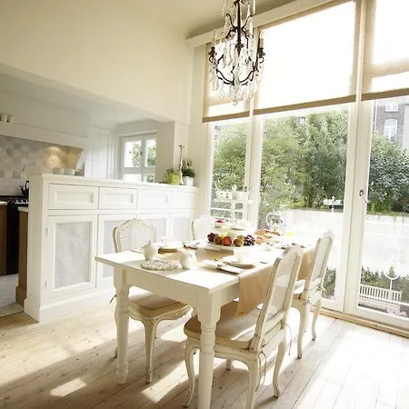 Bed & Breakfast Engelen Aan De Waterkant Ghent