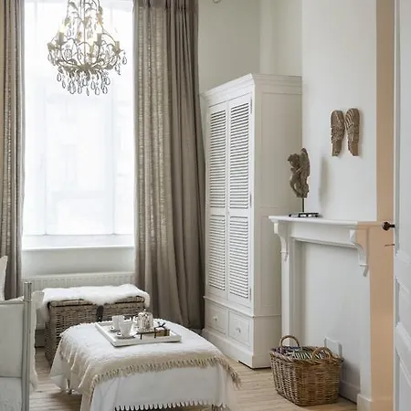 Engelen Aan De Waterkant Bed & Breakfast 3*