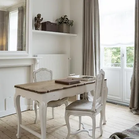 Engelen Aan De Waterkant Bed & Breakfast