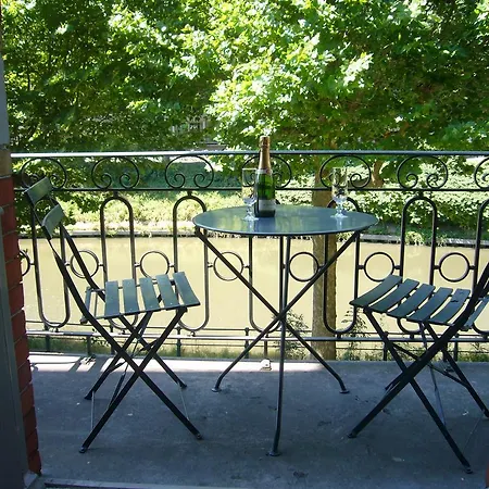 Bed & Breakfast Engelen Aan De Waterkant Ghent