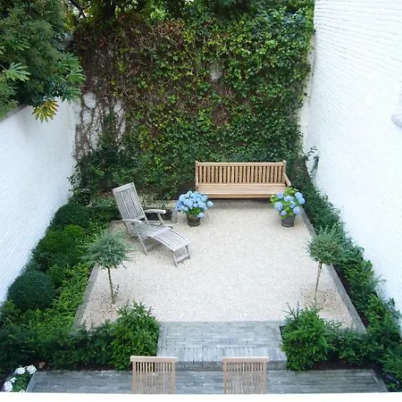 Bed & Breakfast Engelen Aan De Waterkant Ghent